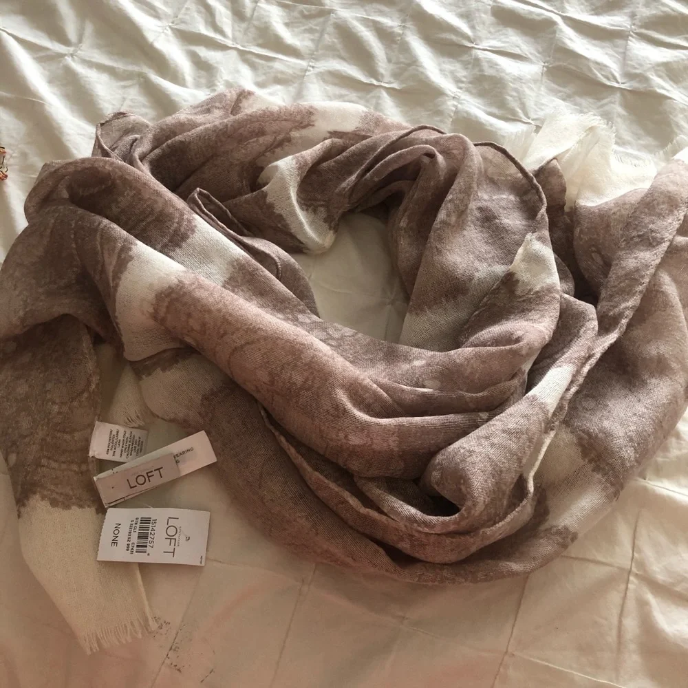 LOFT Neutral‎ Scarf